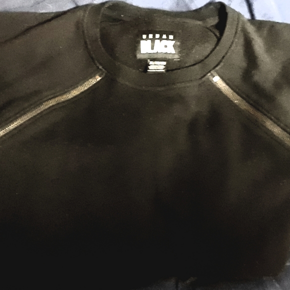 4**4**$40 BUNDLE:        2xHOODIES & 3xSWEATS ADD: "FILLA" 💥SEE LISTINGS PICS💥 - Picture 3 of 3